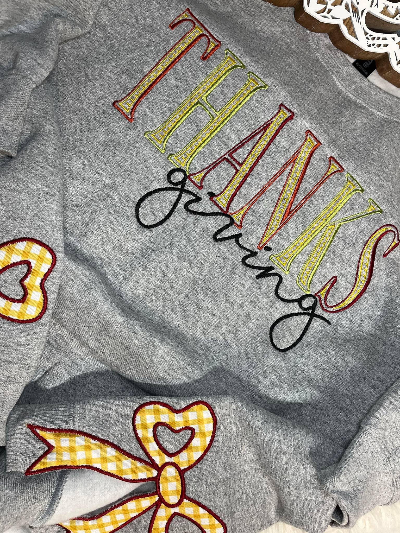 April's Sew Vinyl - Vente Sweat-shirt – unisexe - Sweat-shirt Thanksgiving à nœud latéral, applique à nœud latéral 1