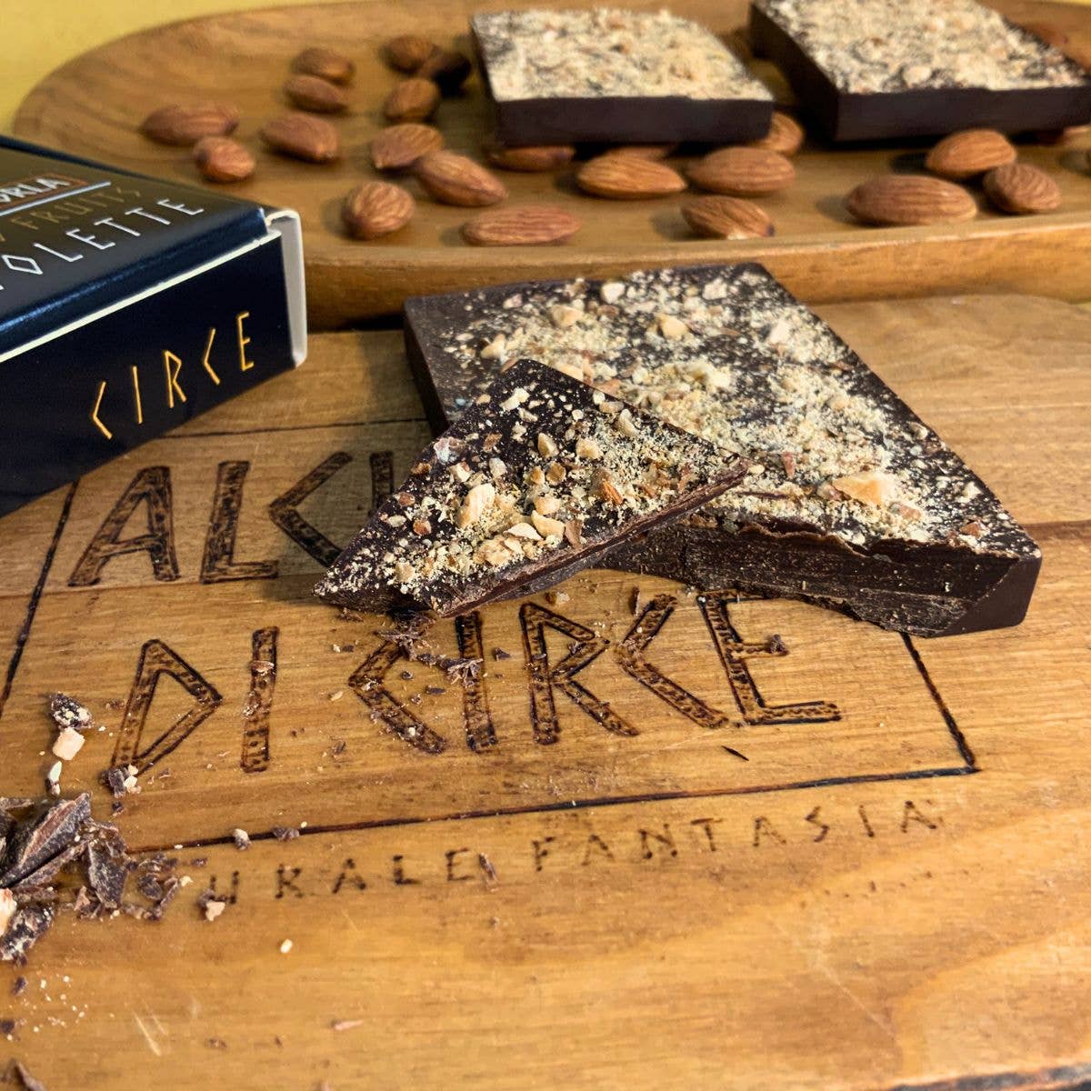 Alchimie di Circe - Wholesale Chocolate Bar - Natural Chocolate - Mandarines and Almonds2