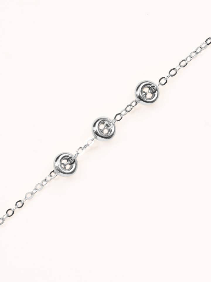 Krave Gabrielle Plateado for engroshandel hos VESIICA JEWELRY