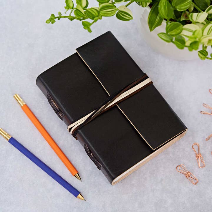 The Paper High Gift Company Limited – Großhandel Tagebuch – Notizbuch aus farbigem Leder mit String