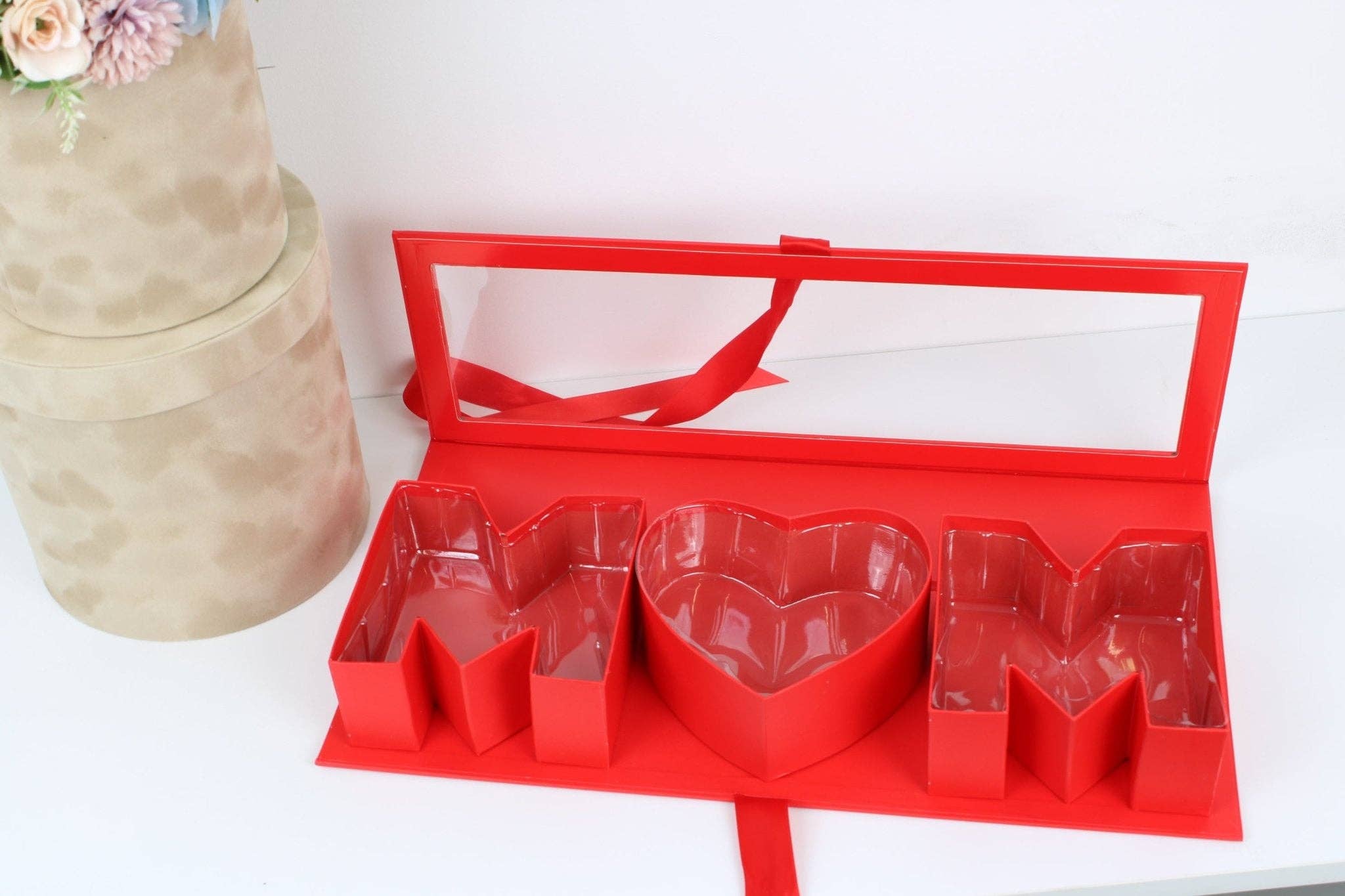 Elegant Design Supply – Caixa de presente por atacado – Caixa de Flores 'MÃE' para o Dia da Mãe com Tampa de PVC Transparente, Forro de Plástico e Fita de Cetim7