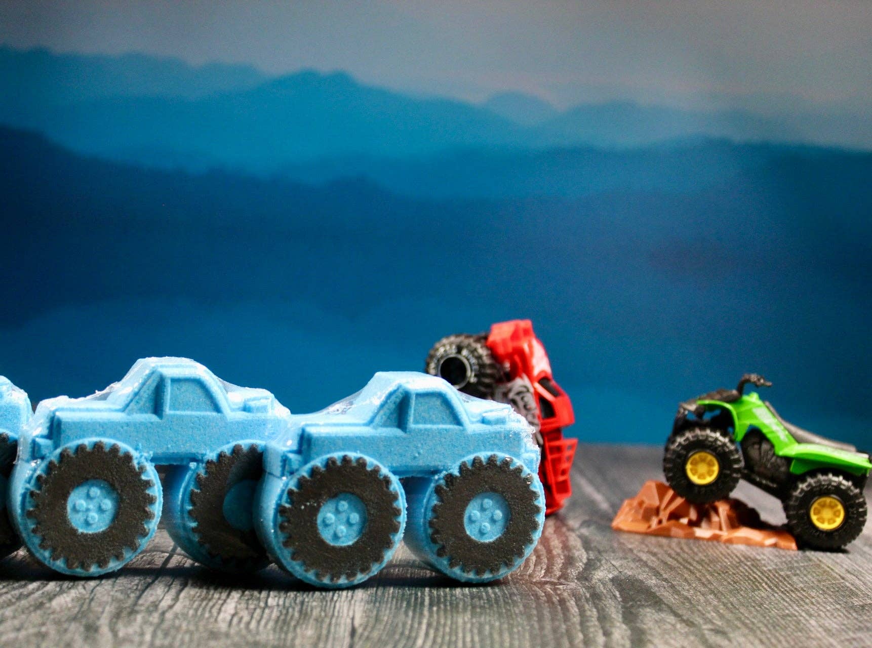 Wicked Bubbles LLC - Wholesale Bath Bomb/Fizz - Monster Truck Bath bomb - 4.5 oz - Monkey farts Scent2