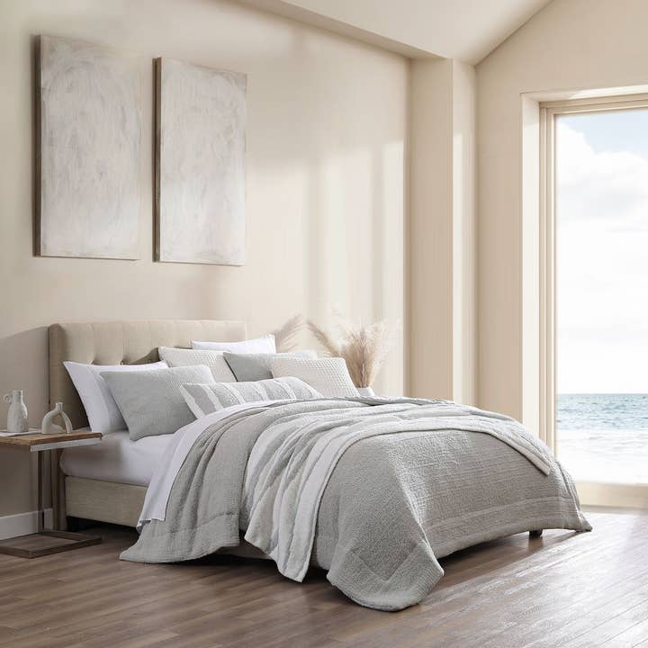 Sunday Citizen - Wholesale Down Comforter - Snug Cooling Comforter
