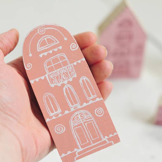 ANAMARKOkids - Vente Jouet en bois – enfant - Maisons roses village en bois peint à la main, maisons miniatures3