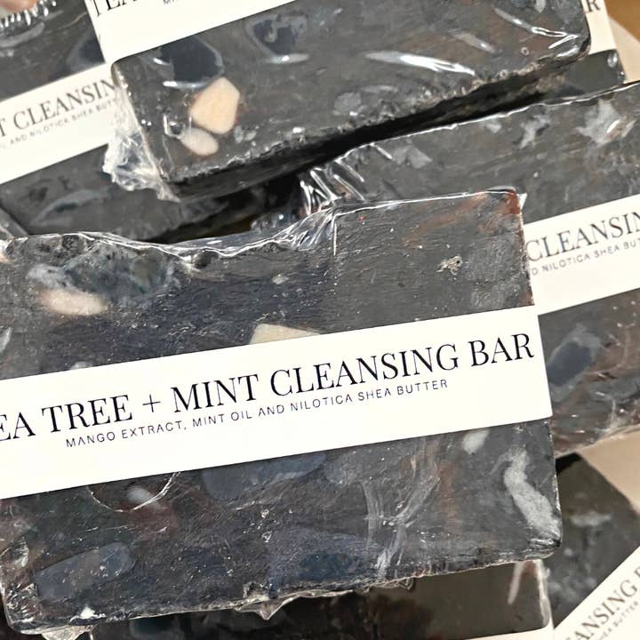 Pain nettoyant au beurre de karité Tea Tree and Mint pour la vente par The Beaute Loft