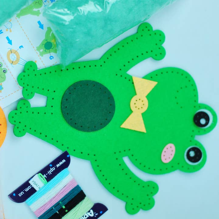 Fainotoys - Wholesale Toy Set - Kids - APLI Krapli - APLI Krapli Sewyourself Felt Toy Kit Frog Precut Felt Stuffing Thread & Safe Needle Ages 6+3