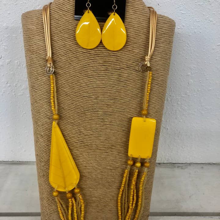 International Duru's - Wholesale Jewelry Set - YELLOW ADJUSTABLE WAX CORD WITH YELLOW SQUARE AND TEARDROP R