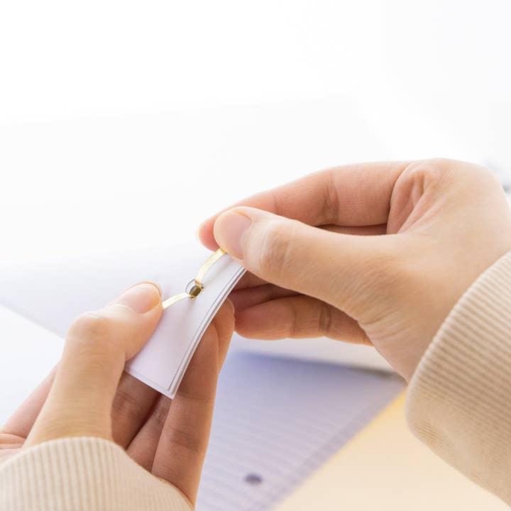 Luna Office Supply - Everyday Essential – wholesale Paperclip – 1" Brass Plated Fastener (100/Pack)3