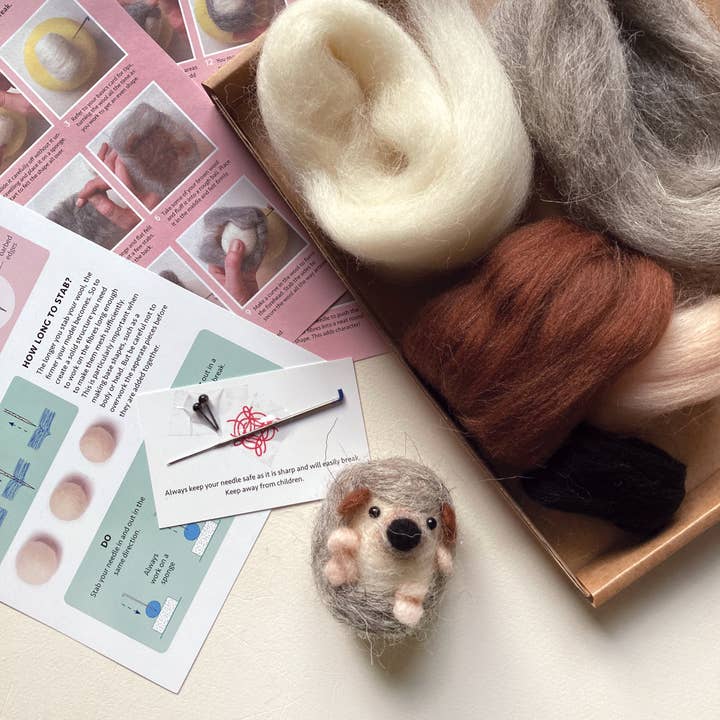 Bergin & Bath - Wholesale DIY Craft Kit - Needle Felting Kit, Hedgehog, Beginners, Creative Gift Idea4