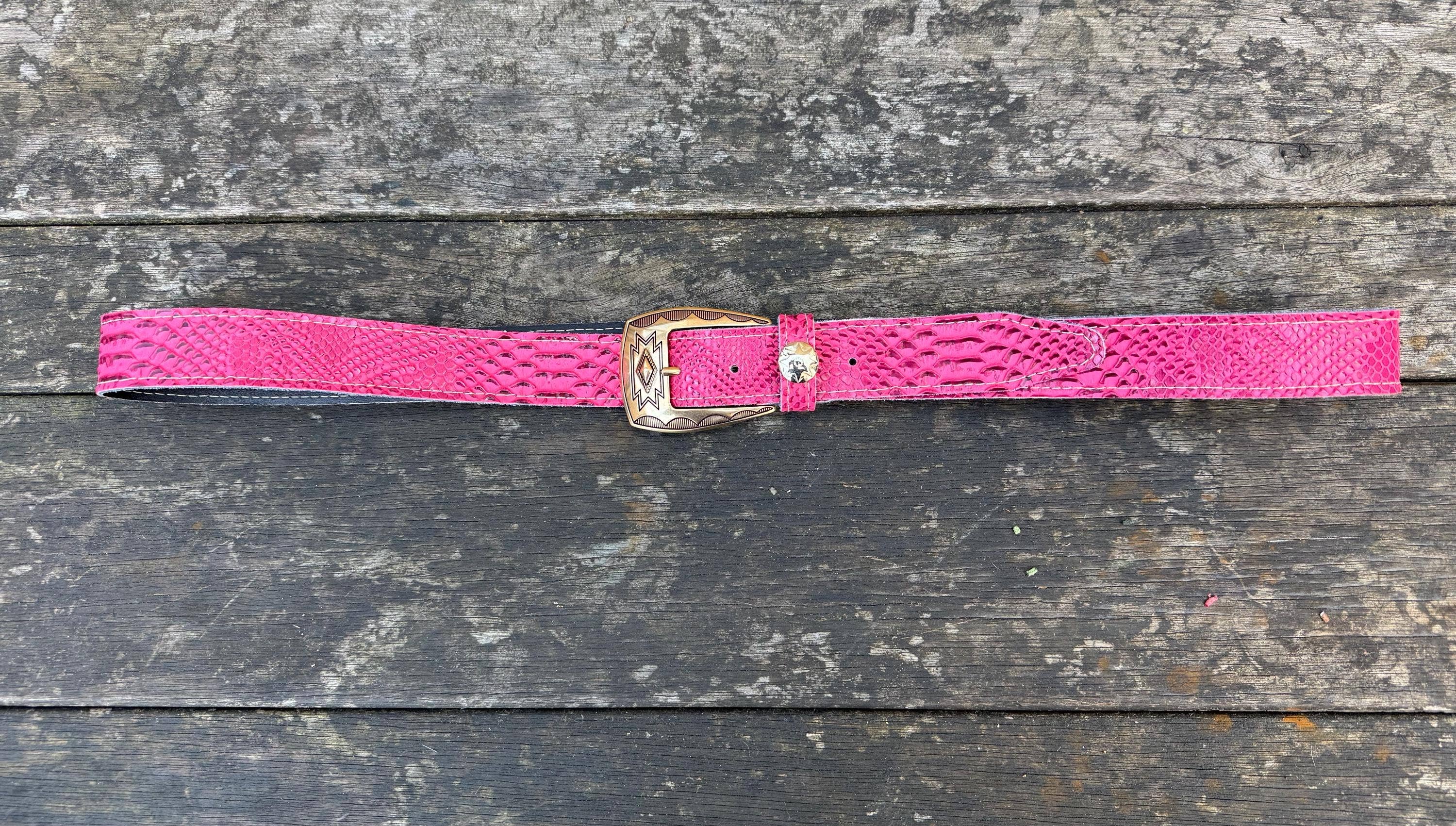 WAITZ – wholesale Belt – Women's – Labelle fuchsia  snake belt3