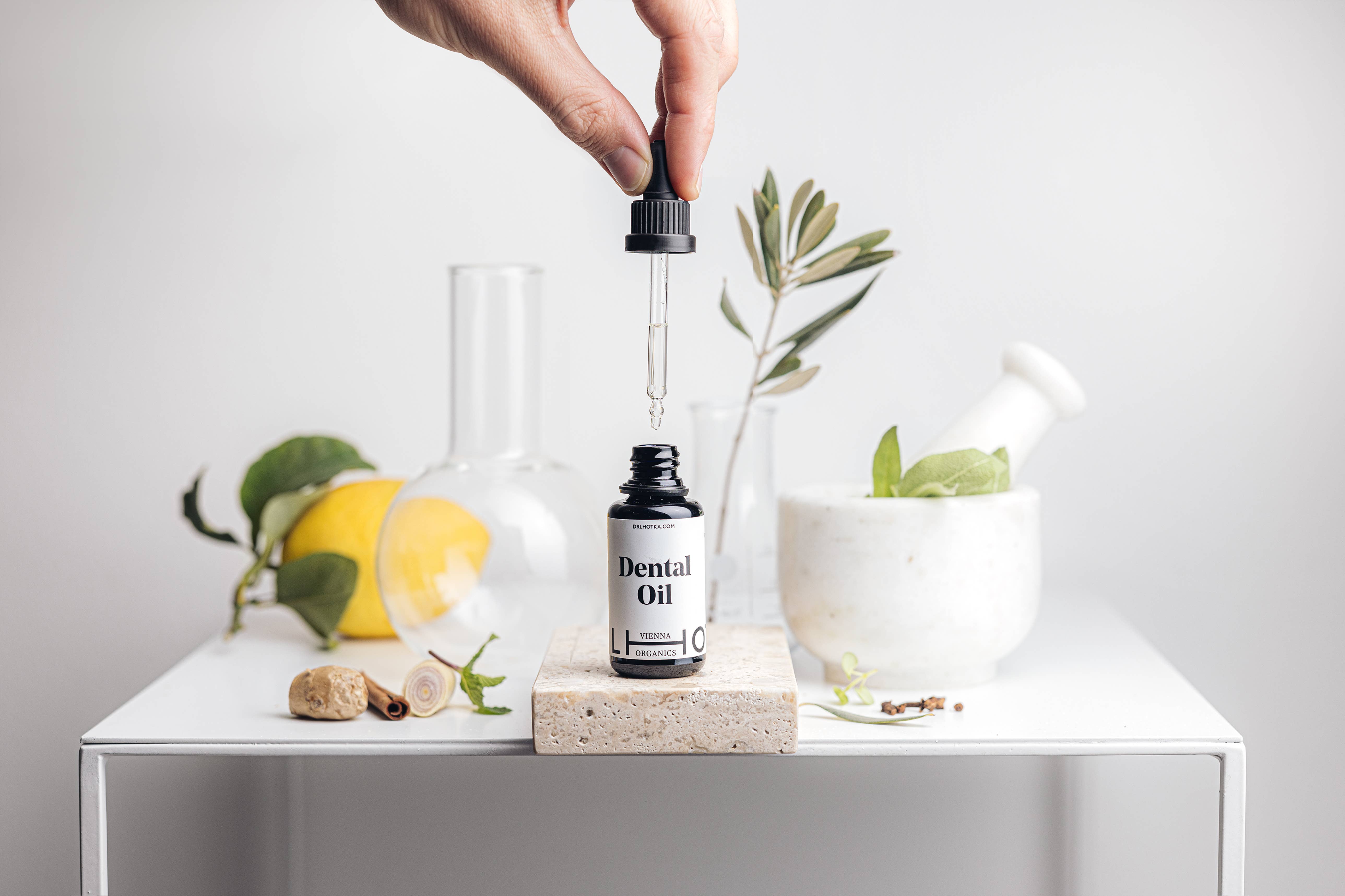 Dr. Lhotka Vienna Organics - Venta al por mayor Enjuagues bucales - Aceite dental orgánico, vegano, sin parabenos ni microplásticos