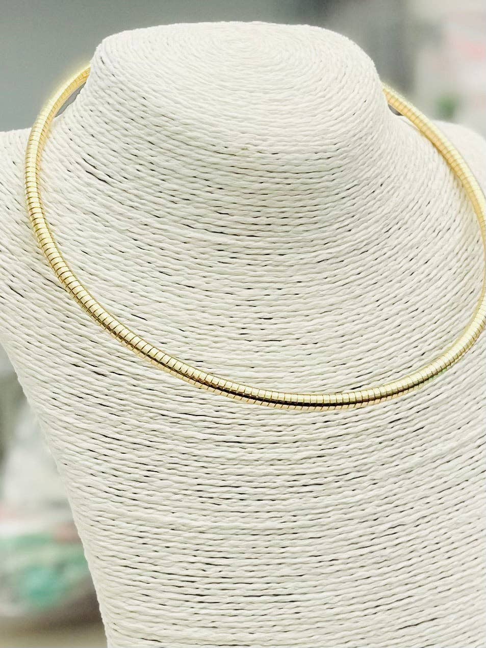 TWO FORTY TWO - Wholesale Link & Chain Necklace - CHIC - Simple Serpentine Collar (gold) - NK8003