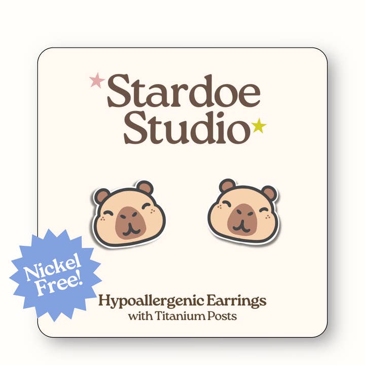 Orecchini a forma di faccia di capibara per la vendita all'ingrosso da parte di Stardoe Studio