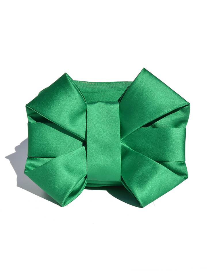 Saten Bow Pulseta Grøn for engroshandel hos Celina Martín