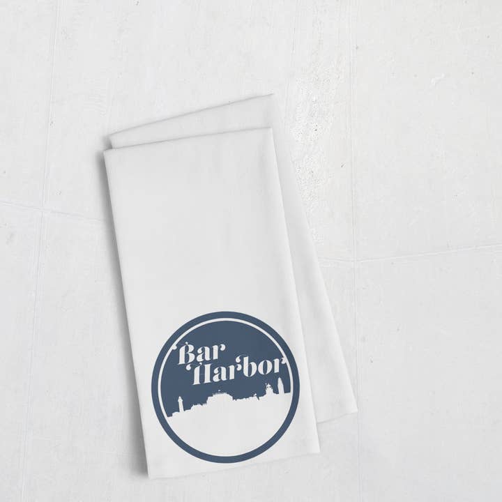 Bar Harbor Maine retro skyline handduk | Flera färger för wholesale av Paperfinch Design