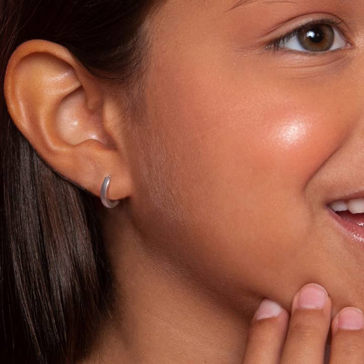 In Season Jewelry - Wholesale Huggie Earrings - Classic Hoop Baby / Girls Earrings 7-11mm - Sterling Silver8