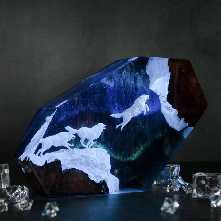 Merchemy - Wholesale Night Light - Wolf Resin Epoxy Night Light Lamp Animal Lovers Gift1