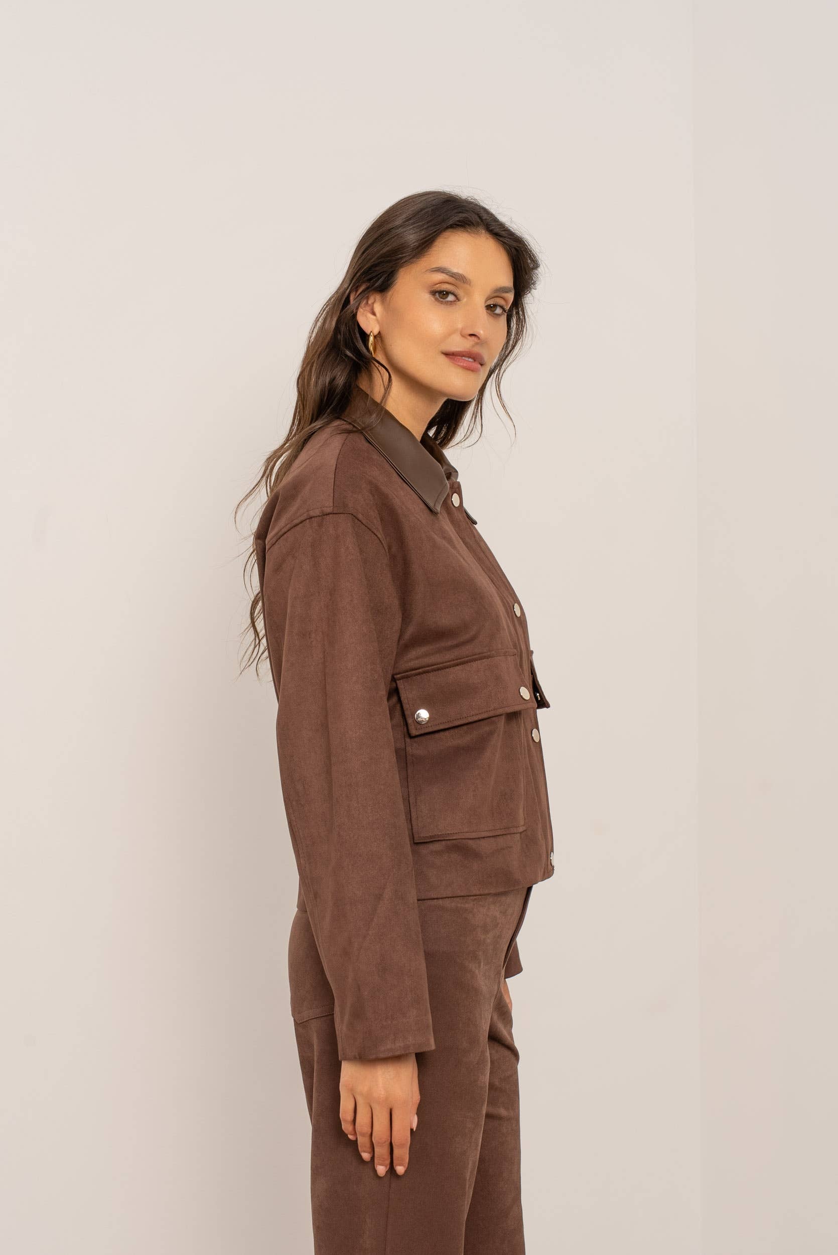 Attentif Paris - Wholesale Jacket - Women's - Short suede jacket with contrasting faux leather collar19