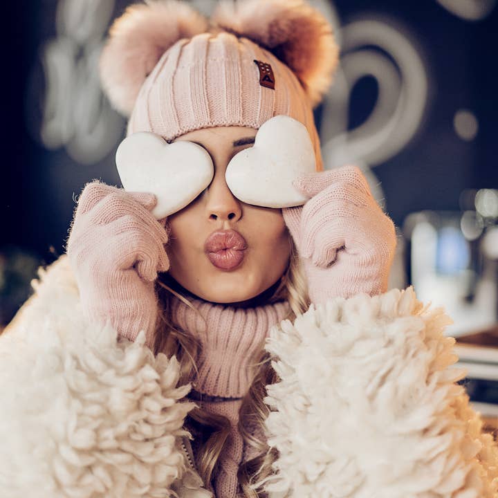 Ander – wholesale Gloves – Women's – Classic gloves 4 colors and 3 sizes- 30% wool 70% acrylic3