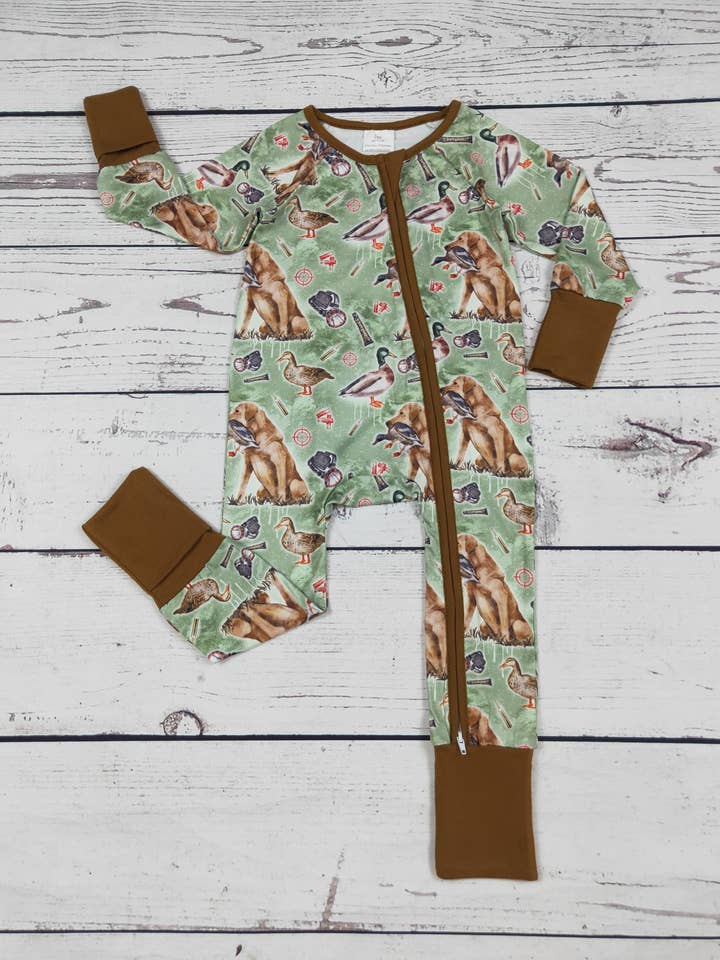 Pyjama à fermeture éclair pour bébé garçon de chasse pour la vente par sassy kids palace
