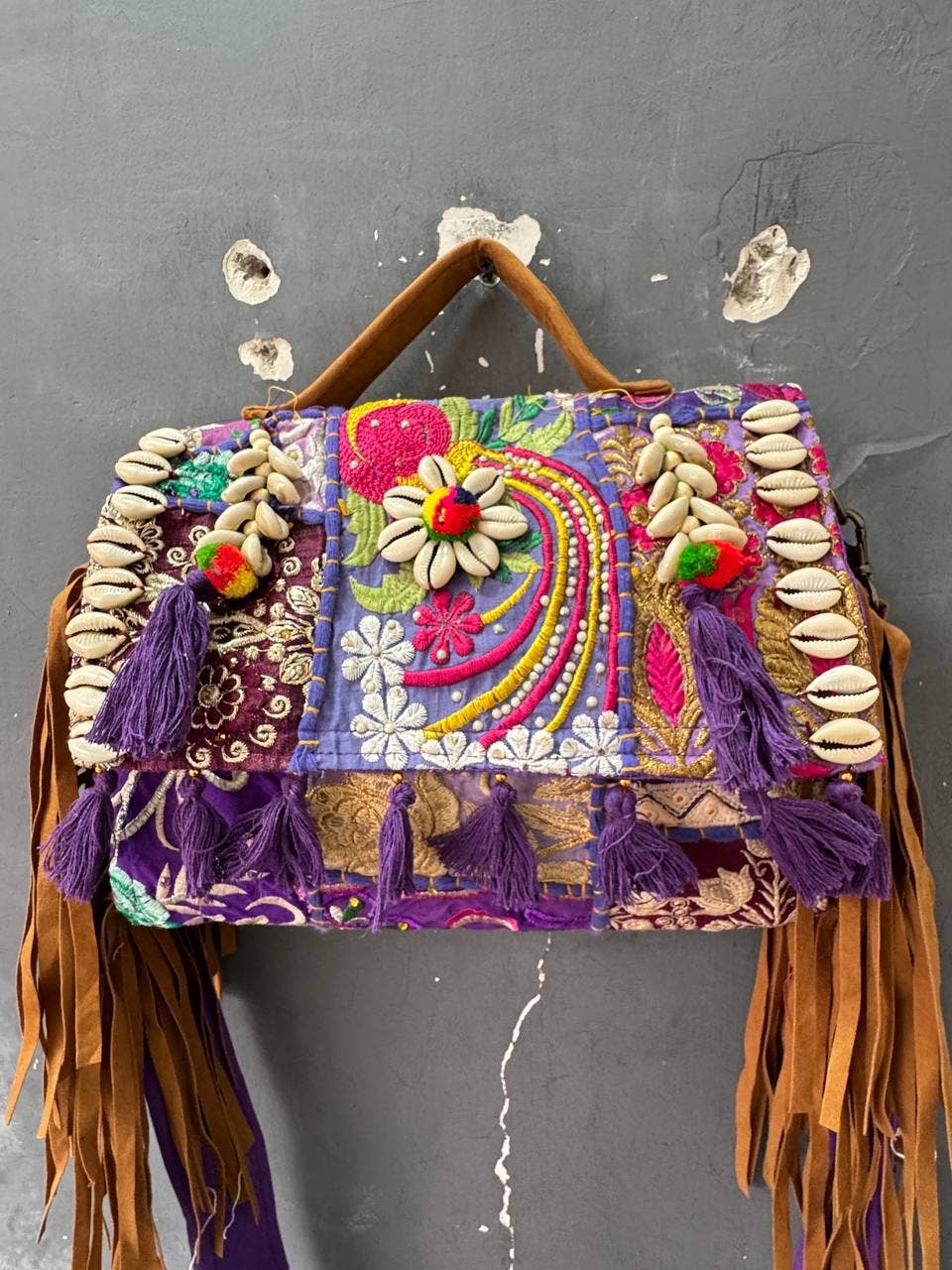 GYPSY STUDIO - Wholesale Shoulder Bag - Women's - Traditional Banjara Bags Banjara Bags Embroidery Work Bag 6