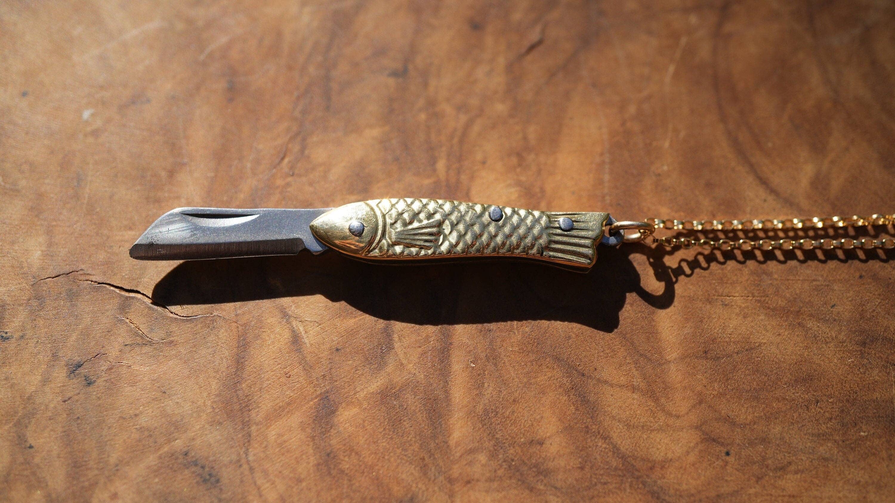 Daddy Daughter Jewelry – wholesale Hänge-/berlockhalsband – Mini fiskknivhalsband | Mässingsknivhalsband |1