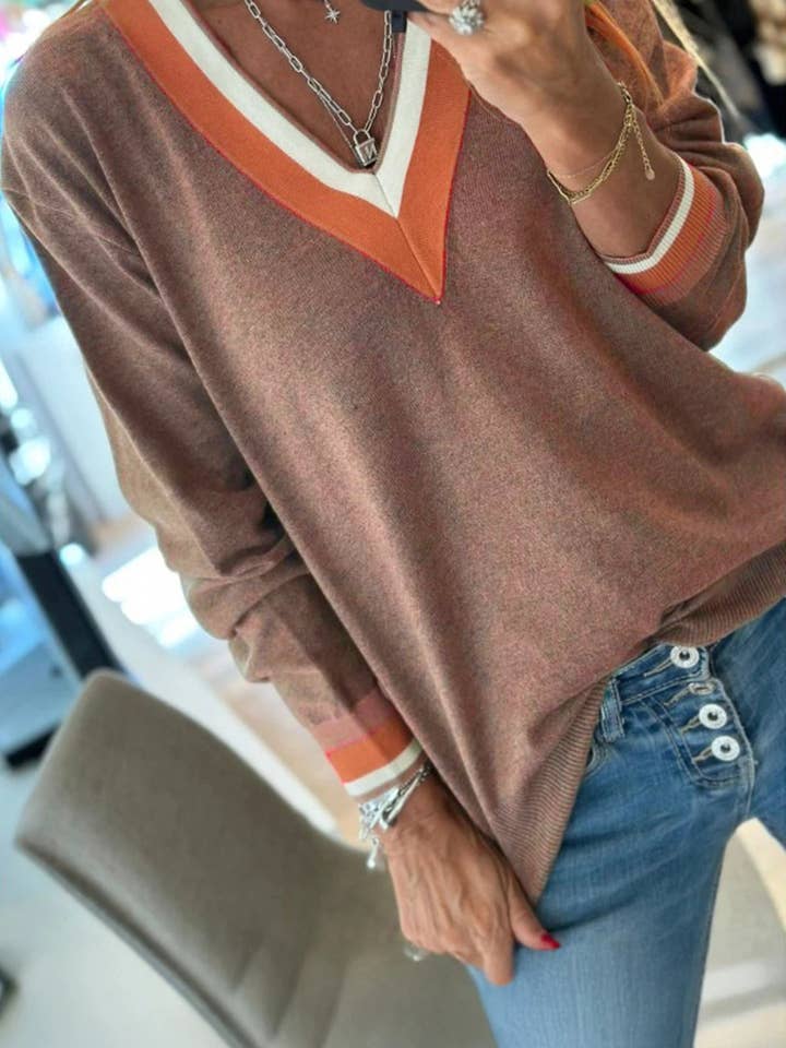 Lovesoft - Vente Pull en maille – femme - Pull universitaire à col en V avec bordure rayée contrastée noire7