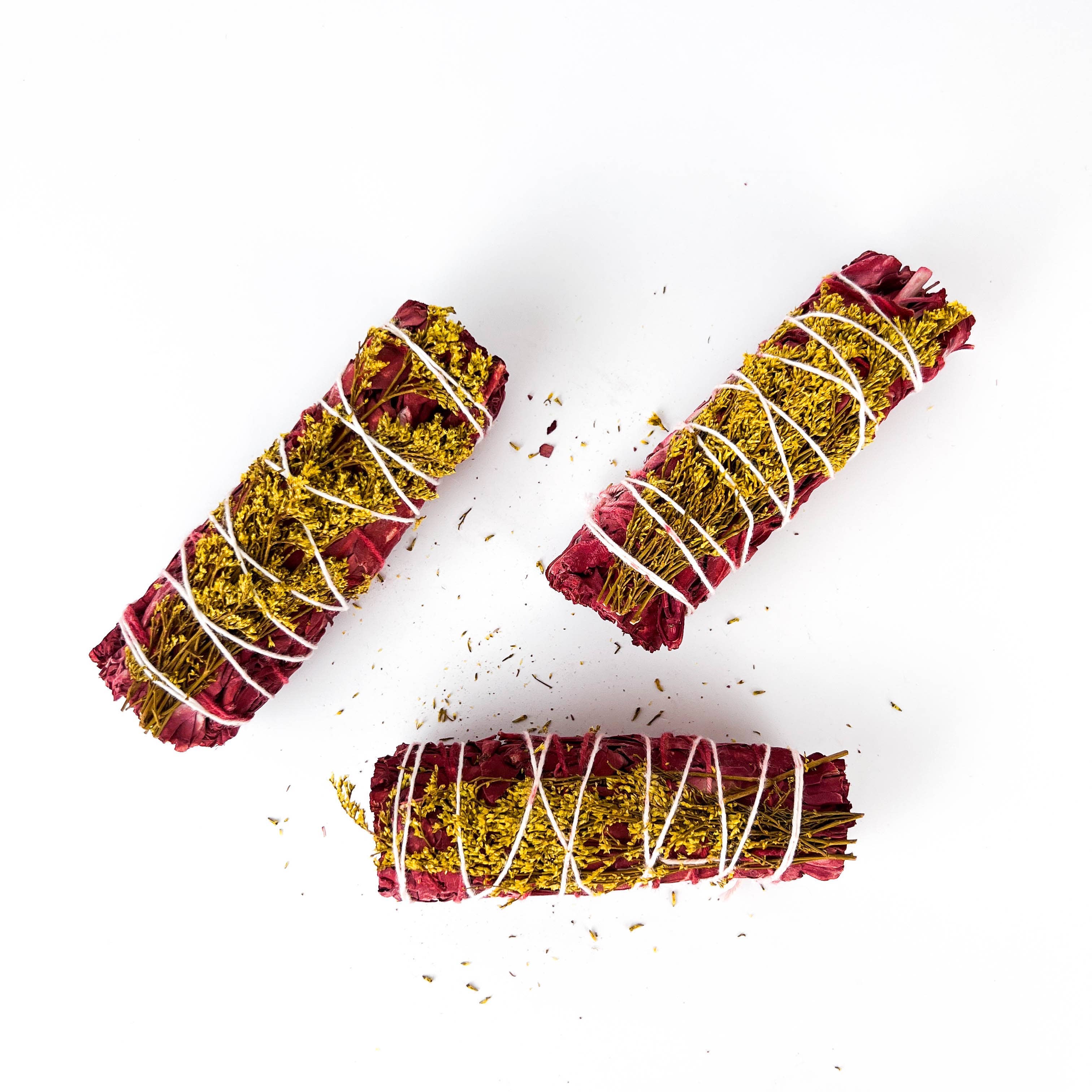 GREENROOTS USA LLC - Wholesale Sage Bundle - Dragon's Blood Sage W/ Wild Flower 4"7