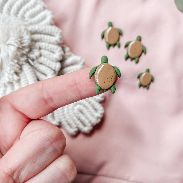 ClayWithA - Wholesale Stud/Post Earrings - Turtle Studs