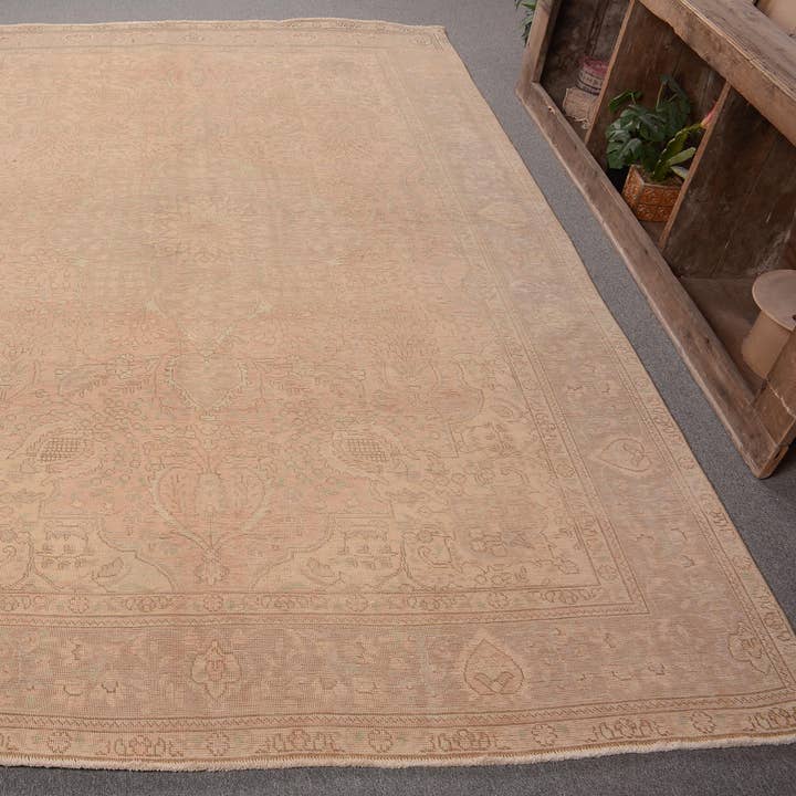 New Classic Wool Rug with Intricate Pattern for wholesale by The Loom Wholesale