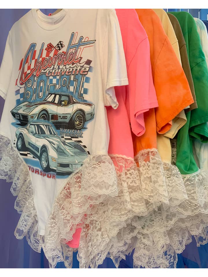 Shop Journal Vintage - Wholesale T-Shirt - Women's - Upcyled negligee lace tee