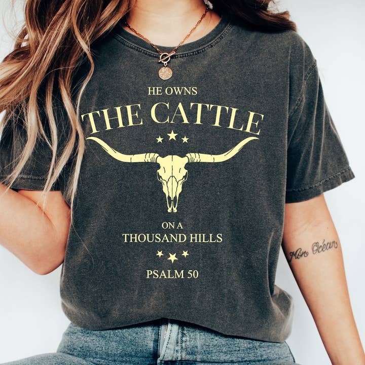 Il possède le bétail pour la vente par Great Tees