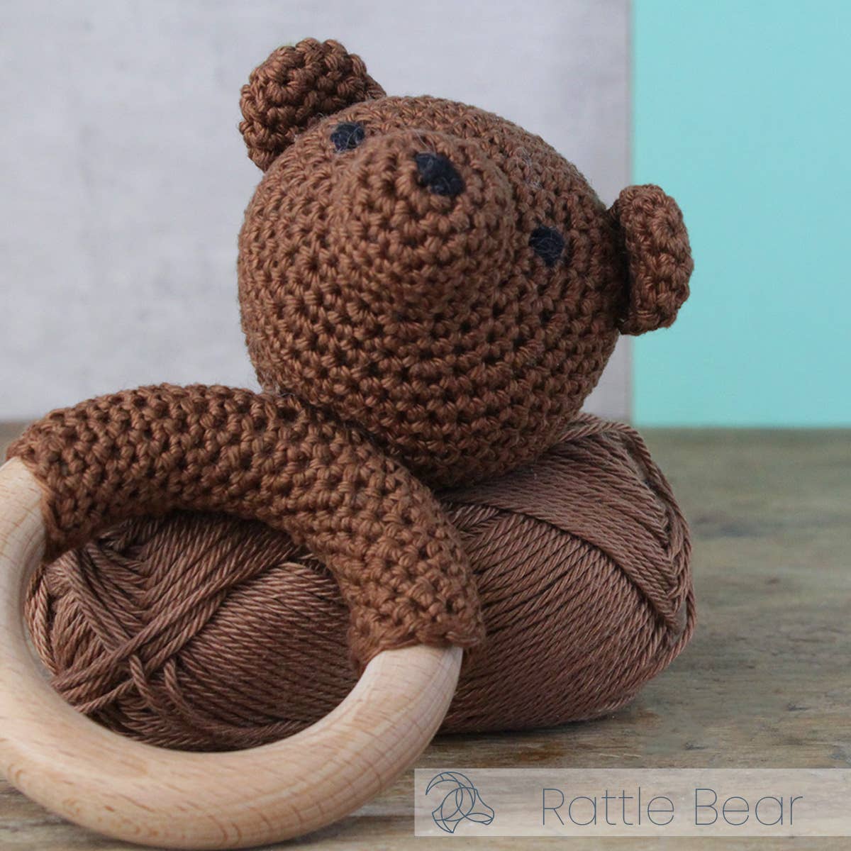 Hardicraft - Wholesale Brei- en haakbenodigdheden - DIY Haakpakket - Rammelaar Beer1