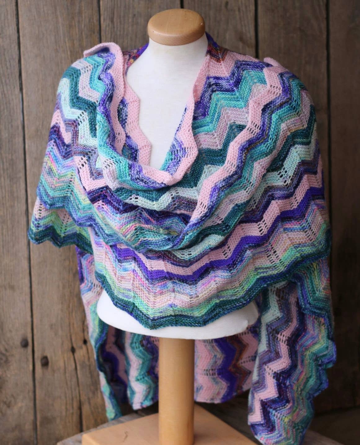 Koigu Wool Designs - Wholesale Yarn - Festive 25 day KPPPM Pencil pack27