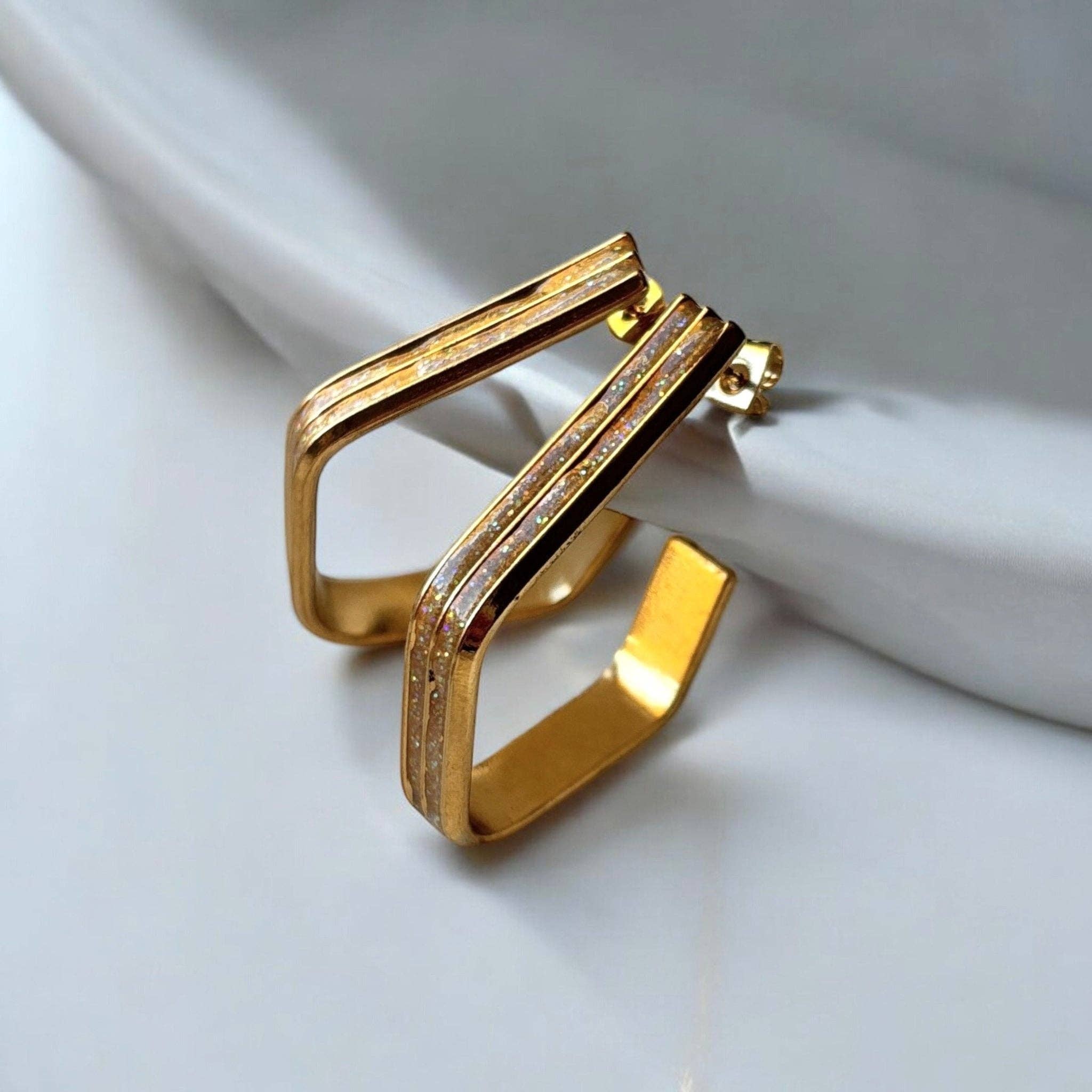 DUESTELLE ITALIA - Vente Créoles - NISSA - Boucles d'oreilles géométriques en acier plaqué or1