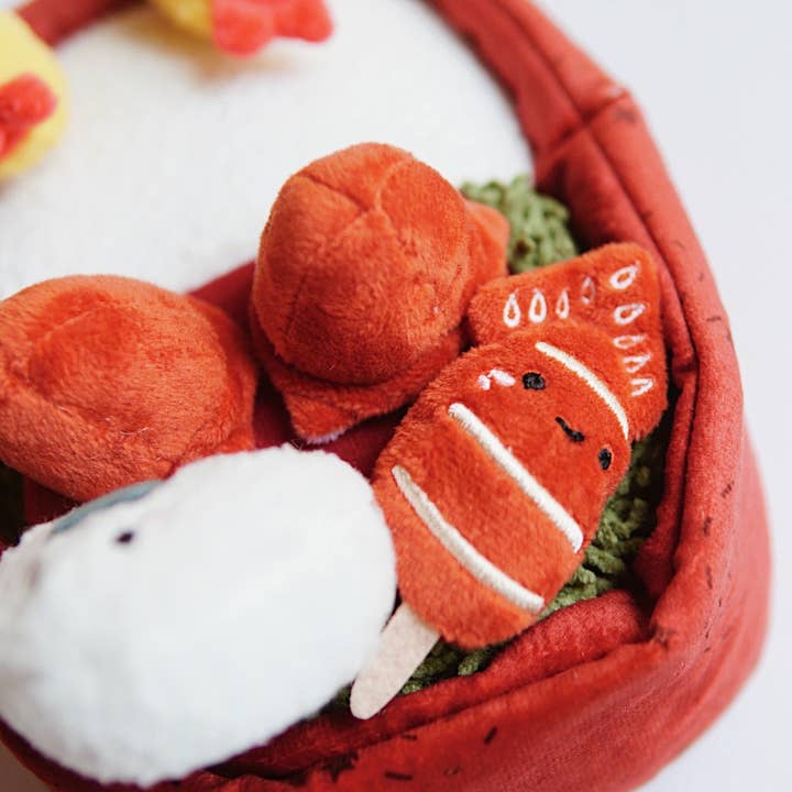 Woof & Co. - Wholesale Pet Plush Toy - Dog - Benny Bento Box4