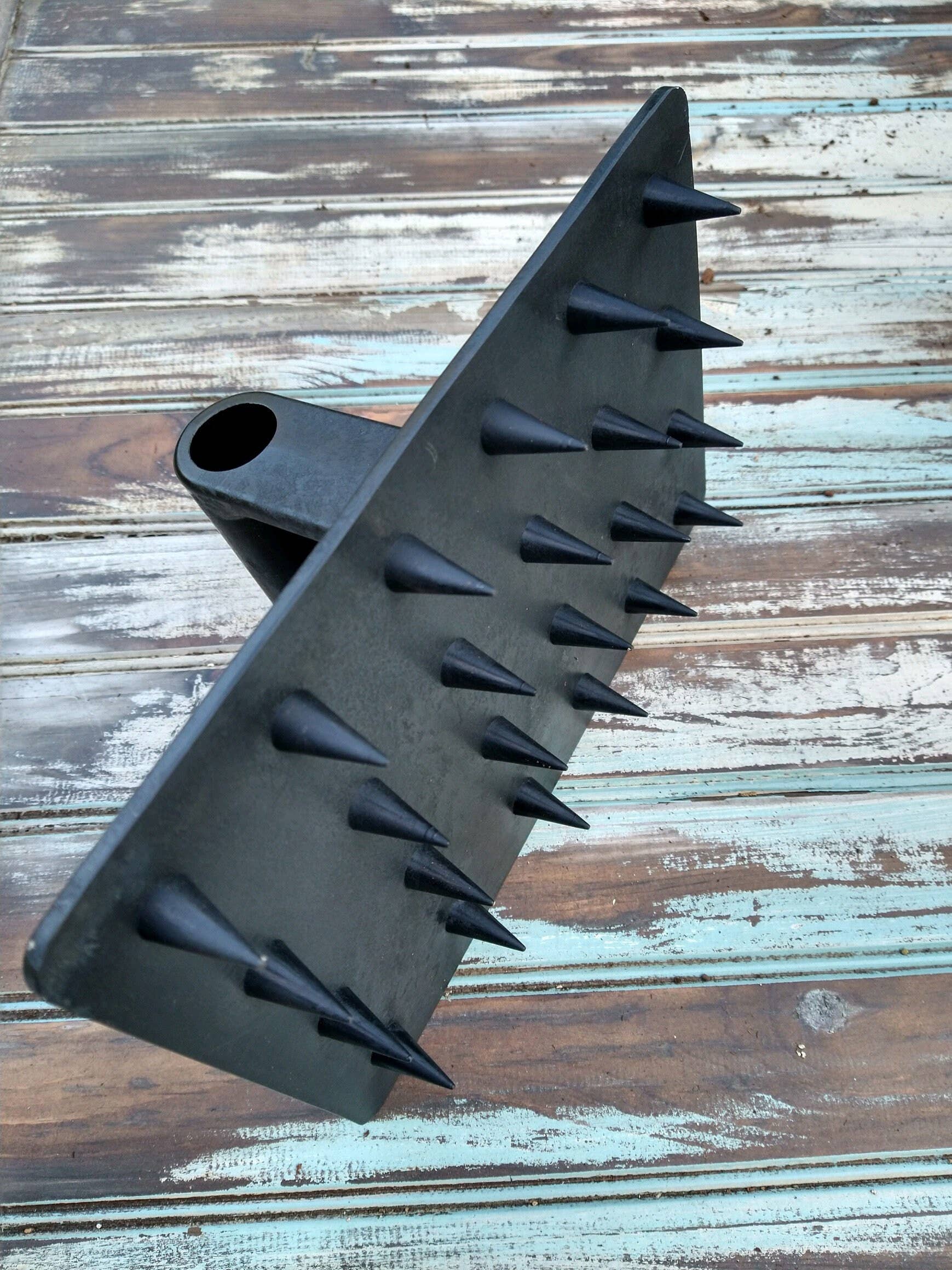 Gardinnovations – Großhandel Gartenwerkzeug – 24-Loch-Erdbagger und Bodenabstandhalter zum Einpflanzen von Saatgut — neu2