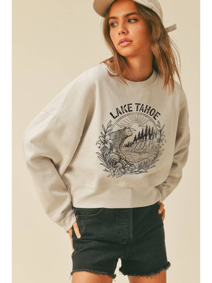 Honestee – Camisola gráfica - Mulher por atacado – Sweatshirt de Manga Comprida Curta Lake Tahoe7