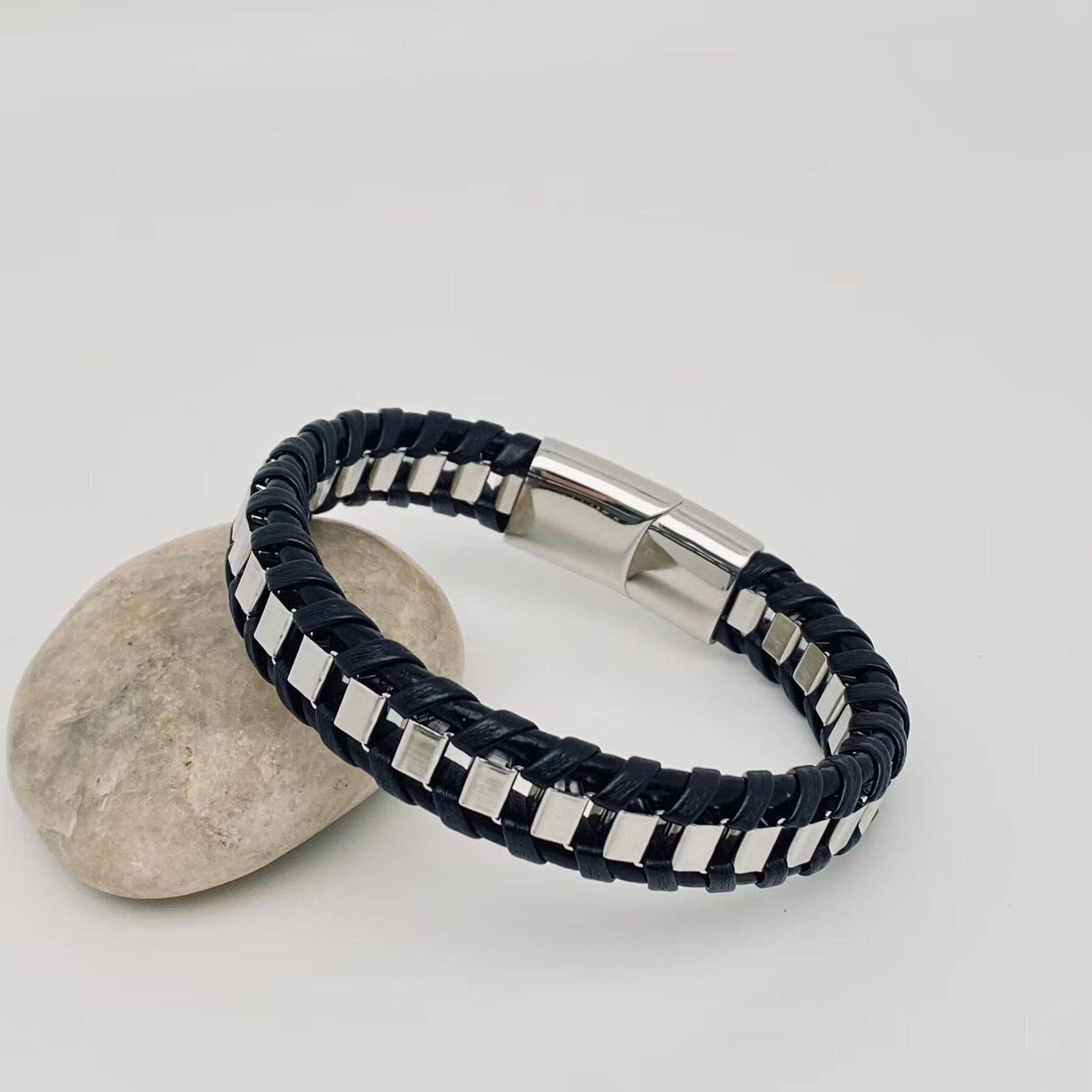 Mio Queena - Wholesale Bangle Bracelet - Leather Woven Gear Shape Stainless Steel Bracelet - MJ/BC5
