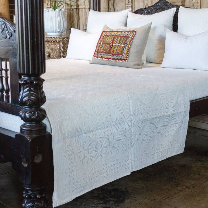 Zahra Applique Coverlet for wholesale by De-cor