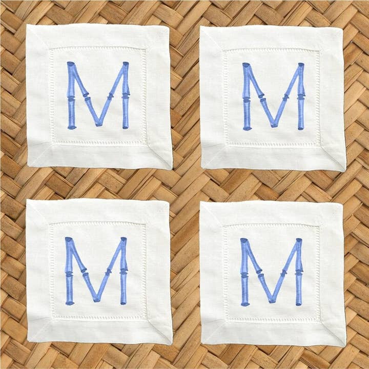 Serviettes de cocktail monogrammées à lettre unique en bambou bleu - Serviettes en tissu ourlet de 6 pouces - Lot de 4 - Cadeau d'hôtesse - Chariot de bar pour la vente par Moman Sales, Inc.