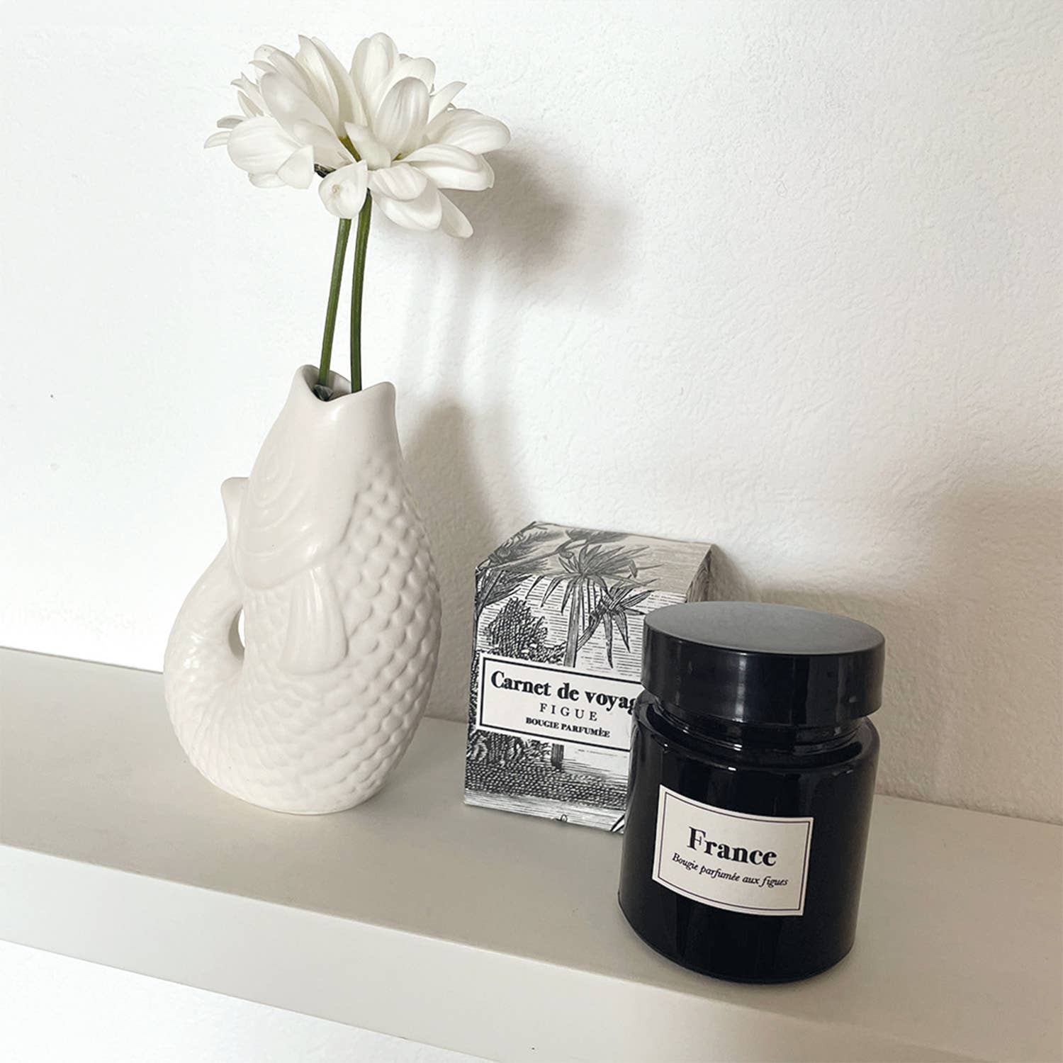 Off white Off-white PM ceramic vase L8.2 D5 H12cm for wholesale on Faire3