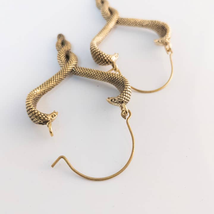 Tenzing Collections - Wholesale Dangle Earrings - Snake Earrings, Golden and Silver1