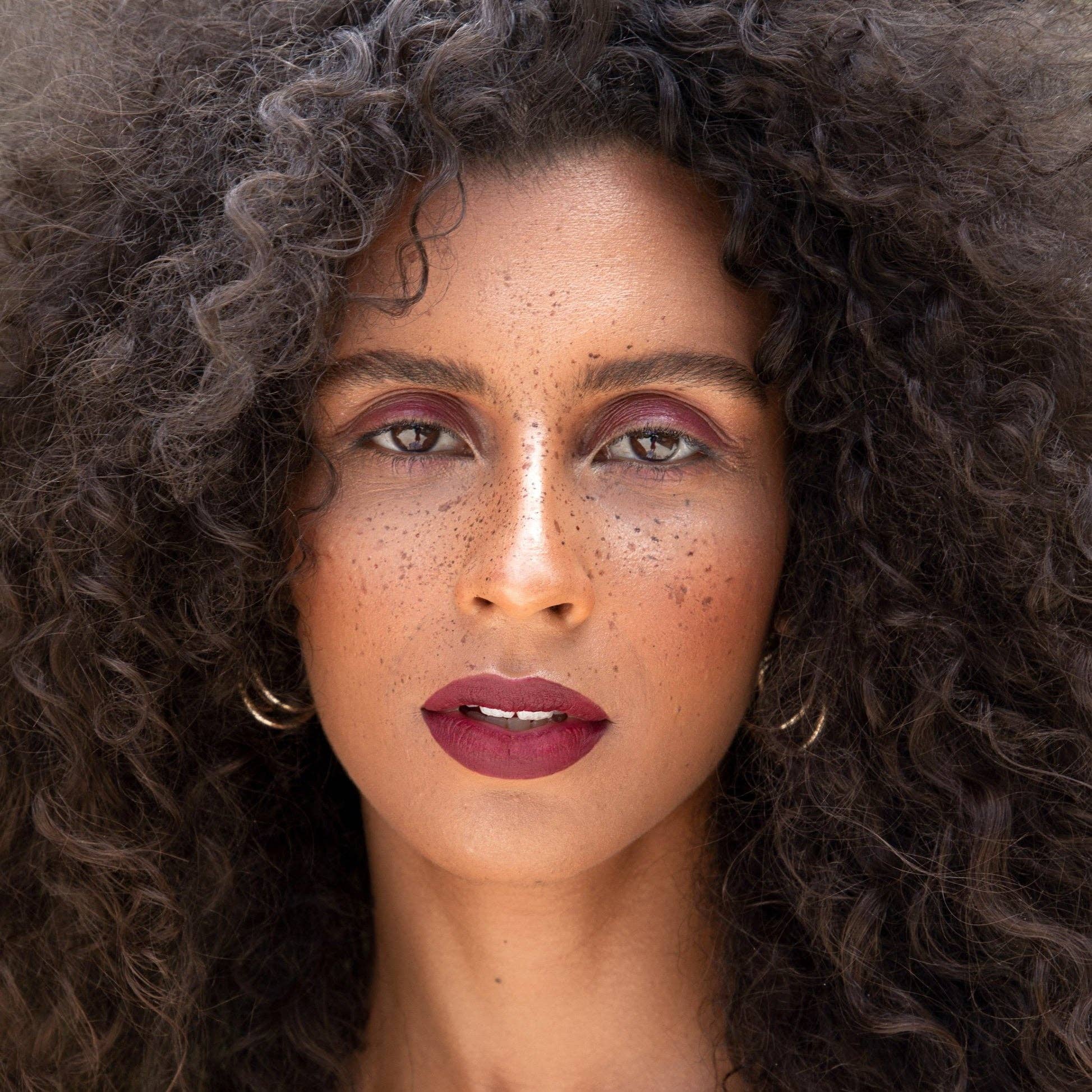 MELAYCI – wholesale Läppstift – Silkeslen sammetsläppstift med komfort – I'M GRATEFUL3