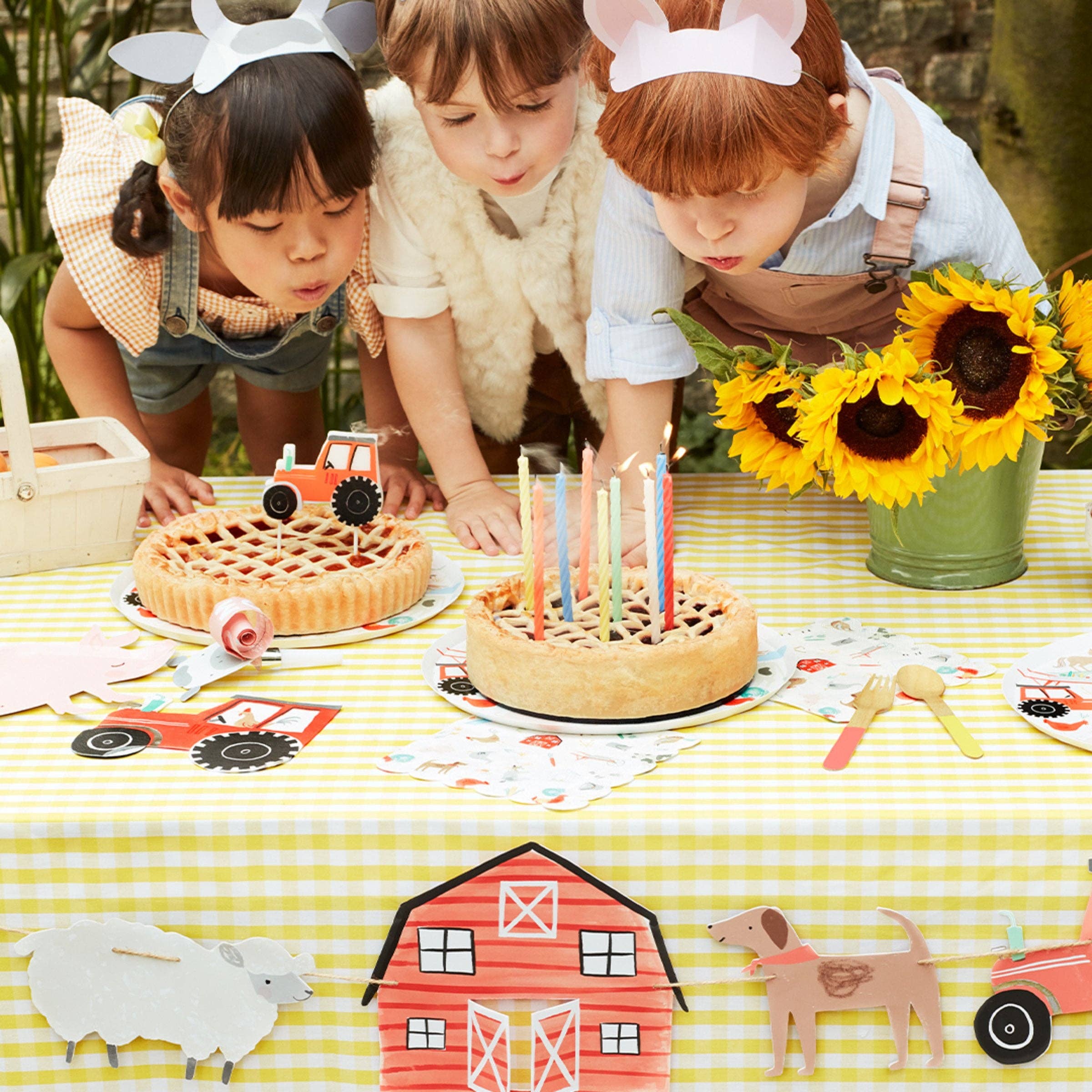 Meri Meri - Wholesale Cake Candle - Multi Neon Twisted Candles1