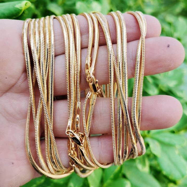 Collar Omega de 23,3 pulgadas, chapado en oro de 24 quilates, 2,3 mm de ancho con cierres de langosta | CN-798 para venta al por mayor de Aim Eternal