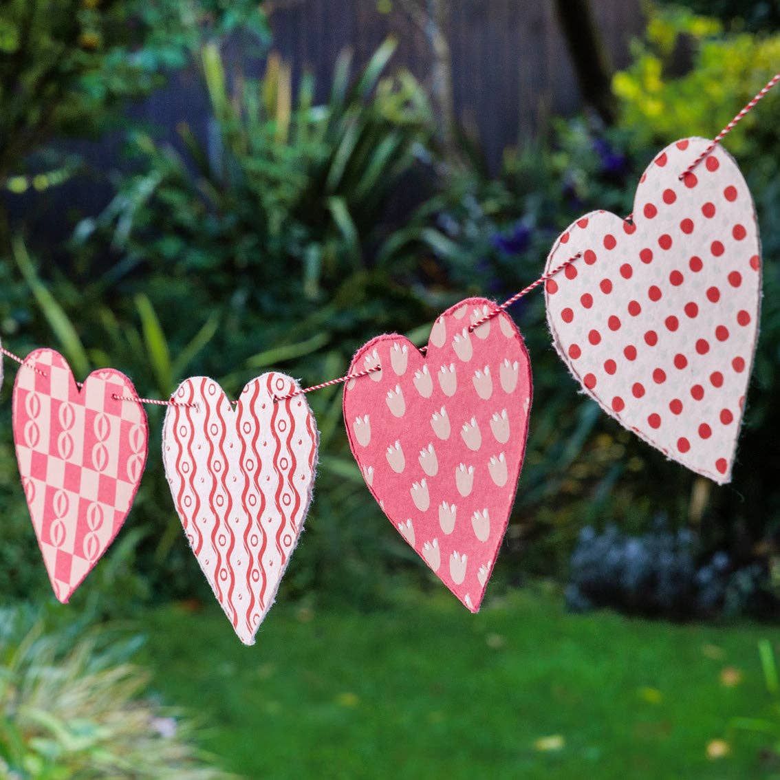 Talking Tables UK – wholesale Bunting/garland – Recycled Cotton Paper Heart Garland - 2m | Valentines |1