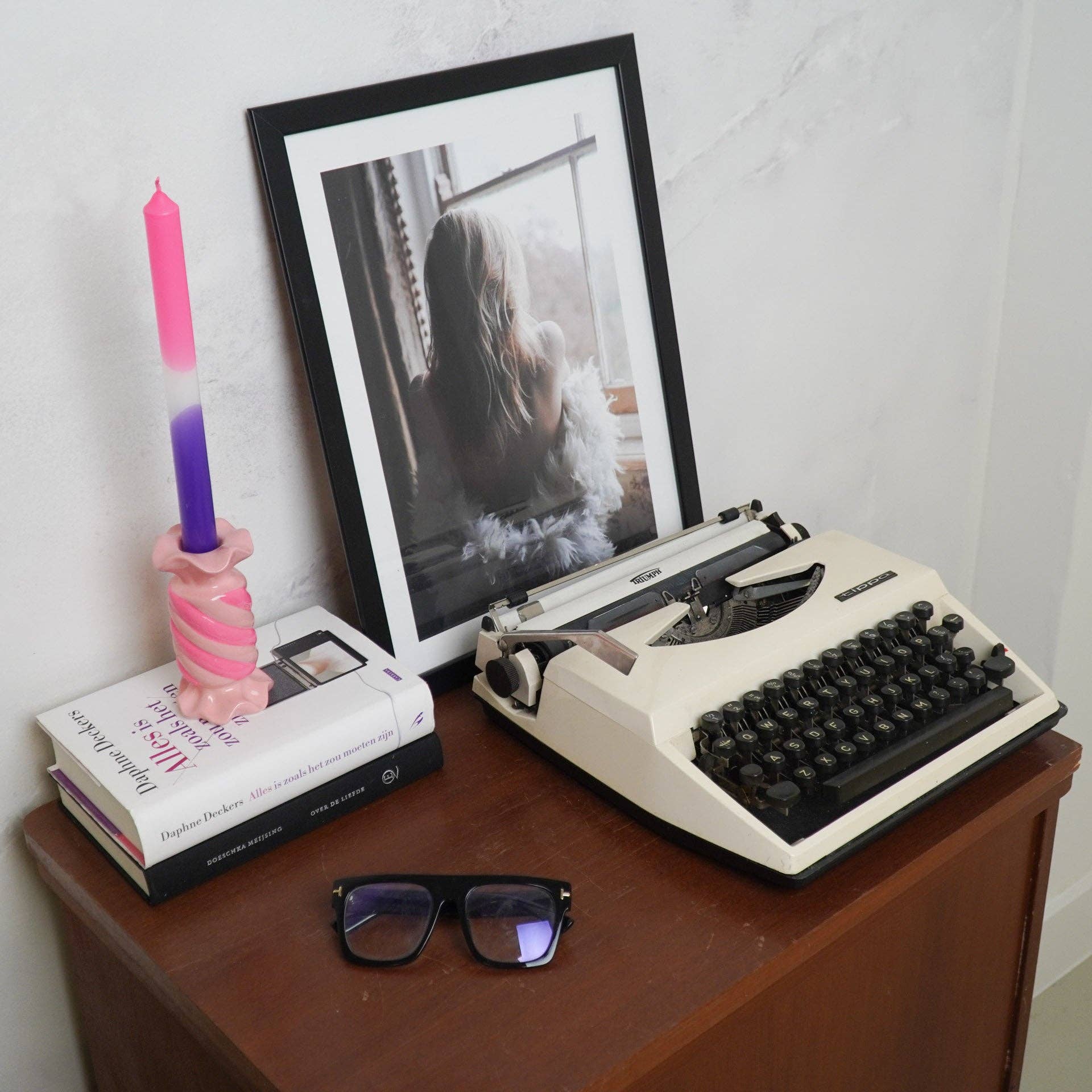 Housevitamin bv - Wholesale Candle Holder - Candle Holder- Toffee Candy - Ceramic-Pink/ Neon -7,5x7,5x13 cm4