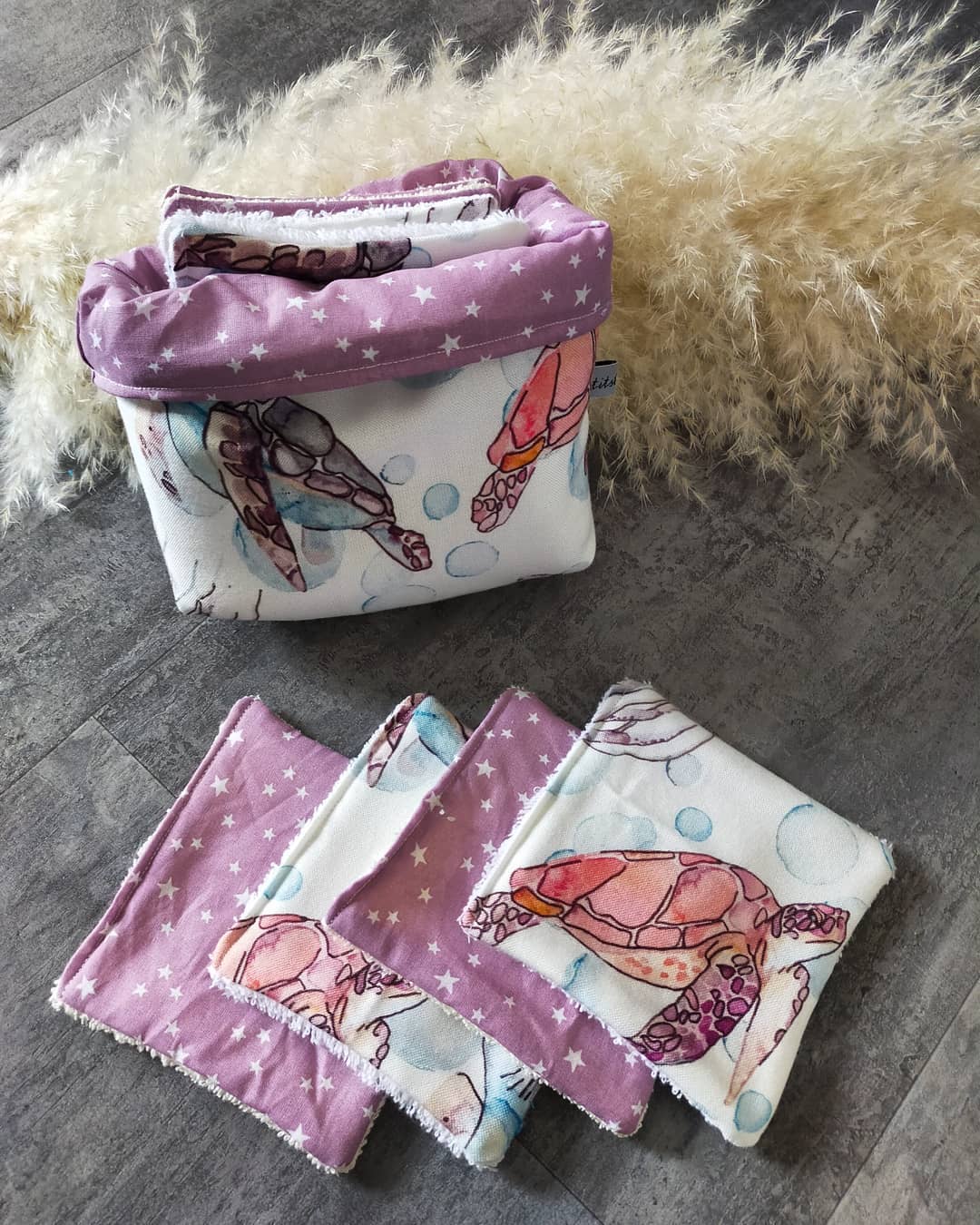 LES PETITS TITOUS - Wholesale Makeup Remover - BASKET SET AND SET OF 8 ASSORTED WASHABLE WIPES13