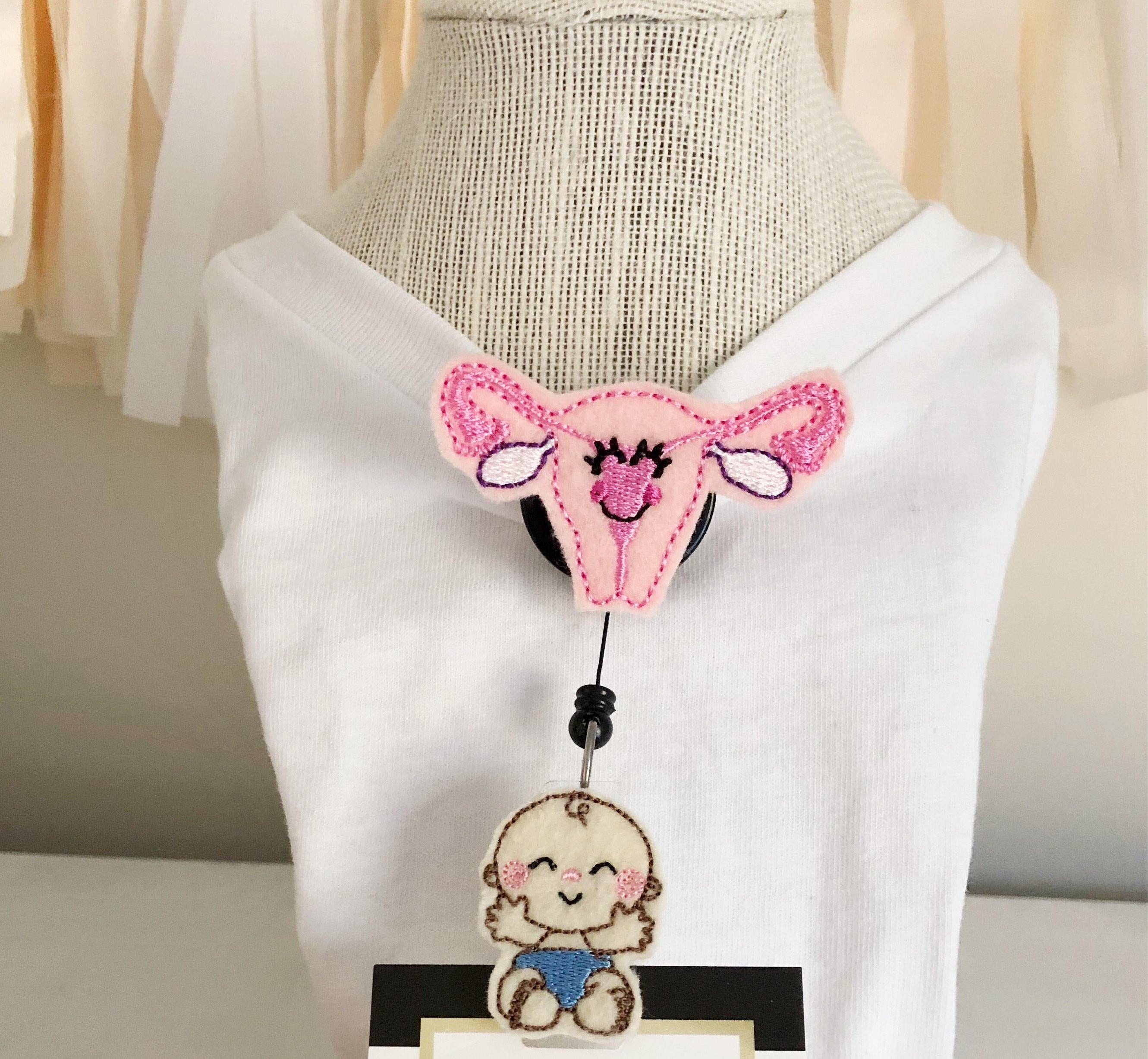 Amanda Rose Thread Co – Großhandel Ausweiszubehör – Damen – Uterus und Baby Ausweishalter1